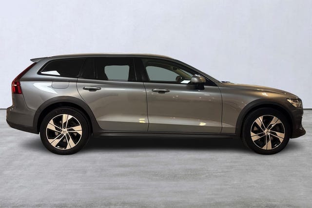 Volvo V60 Cross Country 2019 – bild 3