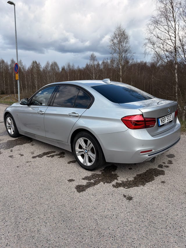 BMW 318d 2016 – bild 2