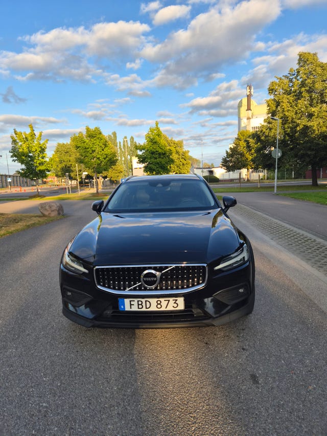 Volvo V60 Cross Country 2021