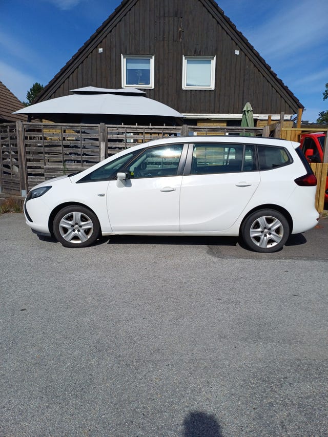 Opel Zafira Tourer 2012