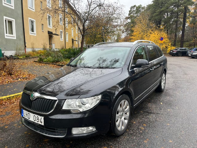 Skoda Superb 2011