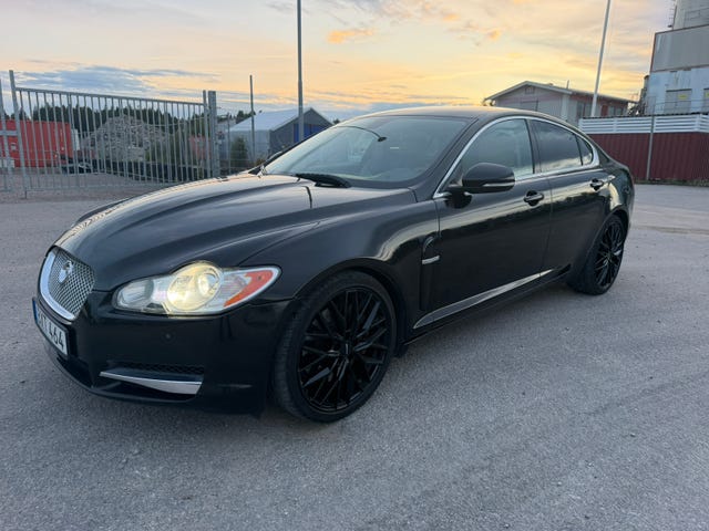 Jaguar XF 2011