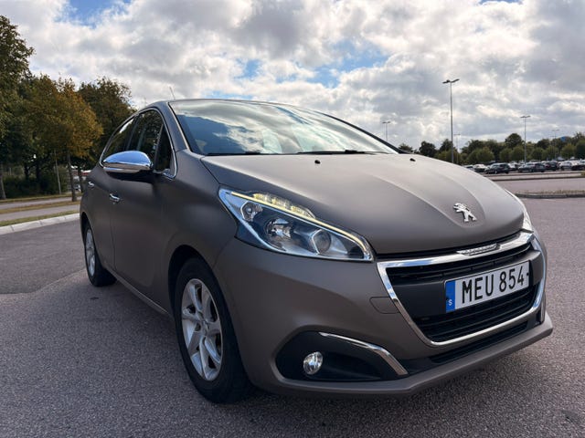 Peugeot 208 2015