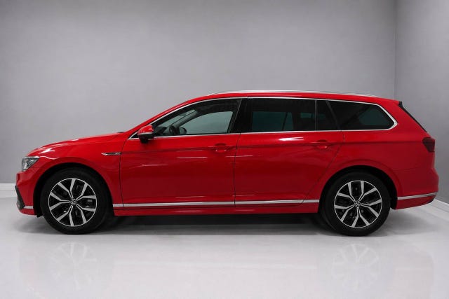 Volkswagen Passat 2022 – bild 2