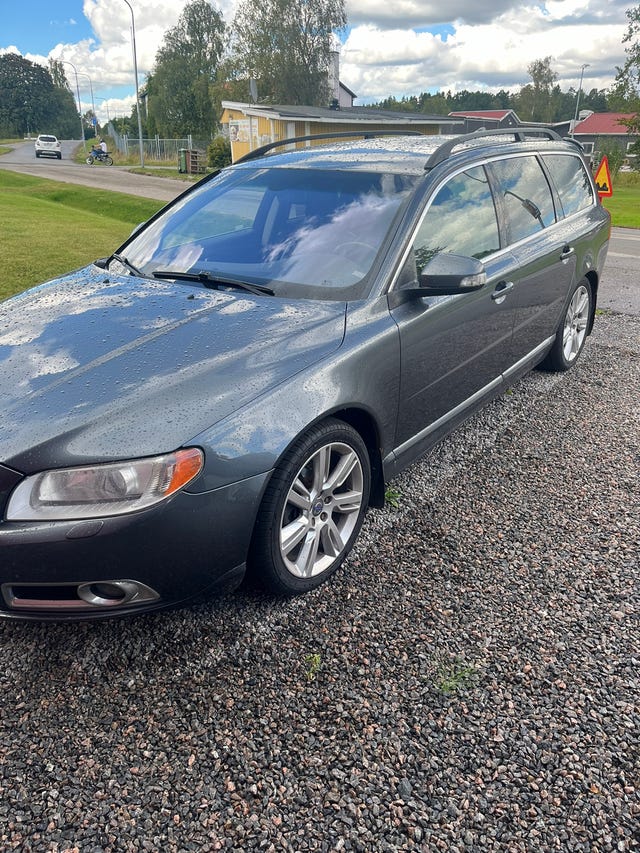 Volvo V70 2011