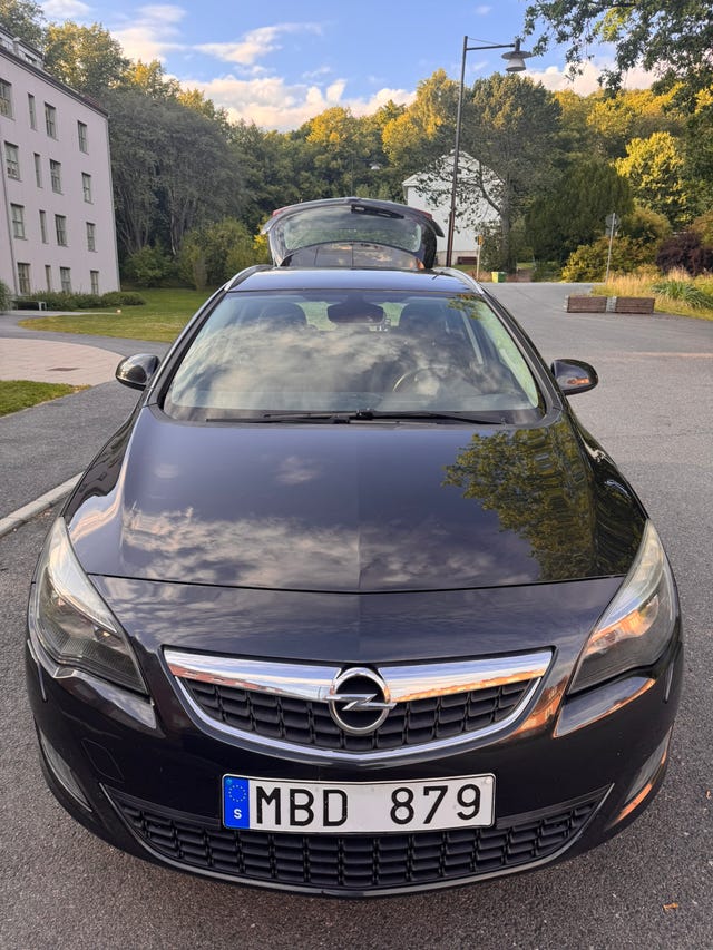 Opel Astra 2012