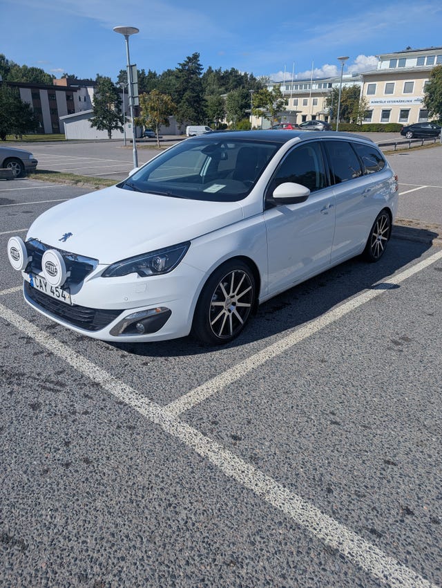 Peugeot 308 SW 2015