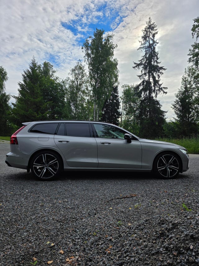 Volvo V60 2024