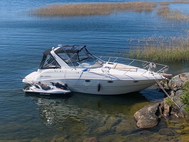 Larson 330 Cabrio 2002