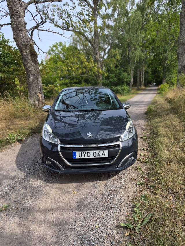 Peugeot 208 2016
