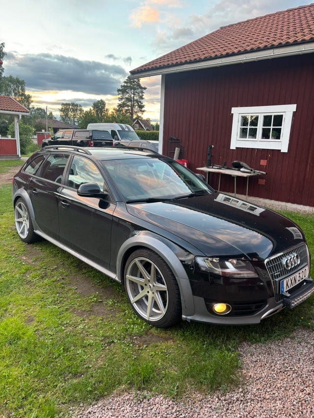Audi A4 allroad 2011