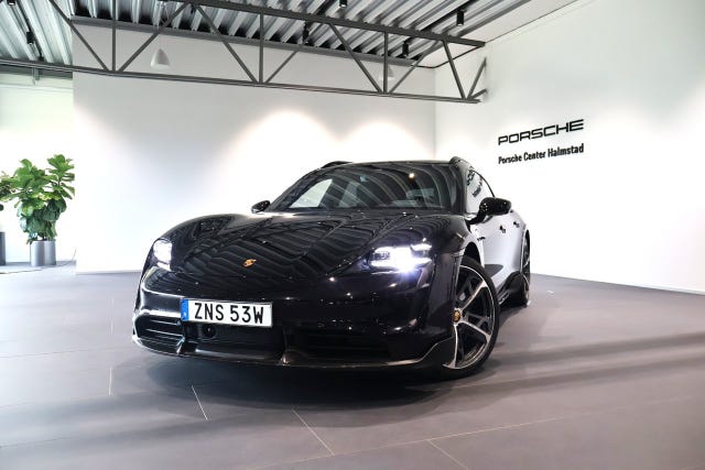 Porsche Taycan Turbo S 2024