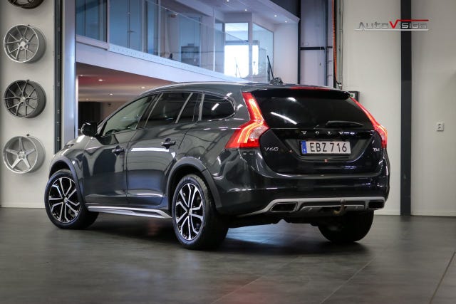 Volvo V60 Cross Country 2017 – bild 2