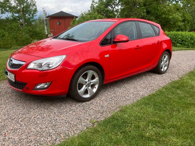 Opel Astra 2012