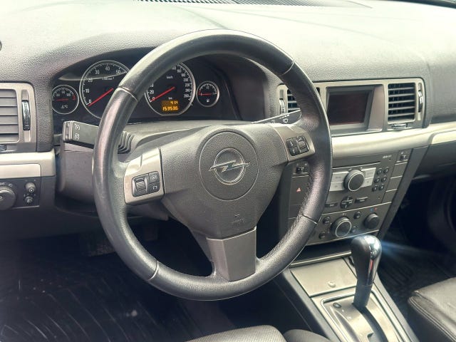 Opel Vectra — bild 11 av 12