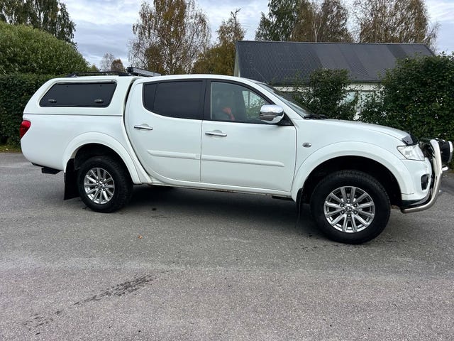 Mitsubishi L200 2015
