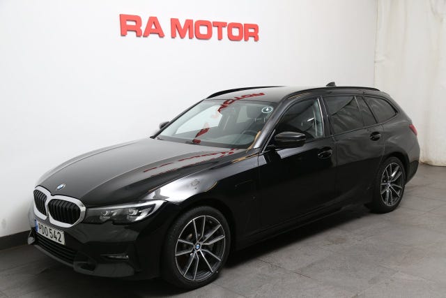BMW 330e 2021