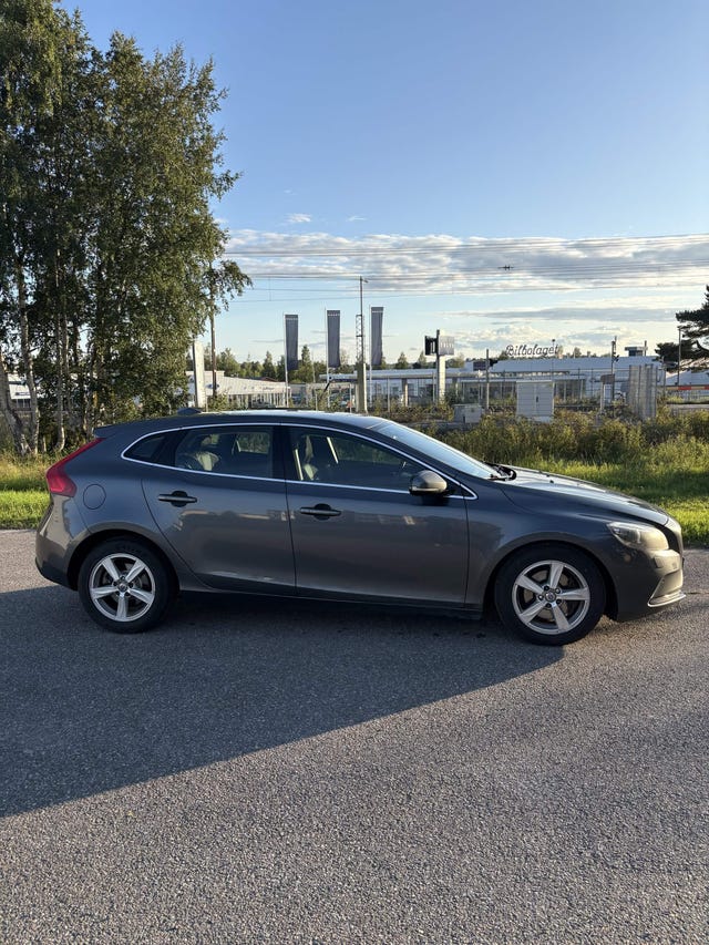 Volvo V40 2014