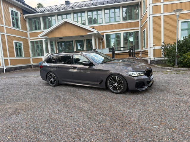 BMW 530e 2021