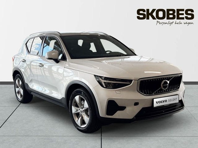 Volvo XC40 2025