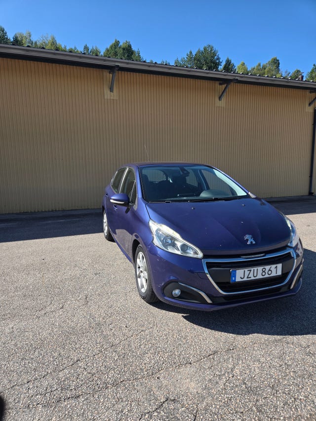 Peugeot 208 2016