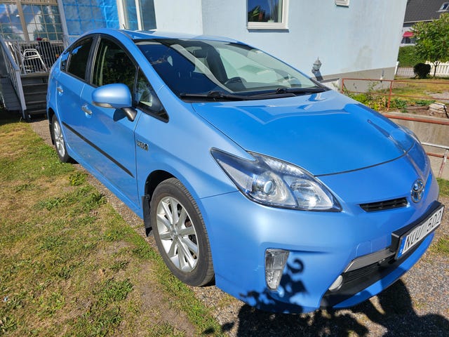 Toyota Prius Plug-in Hybrid 2012