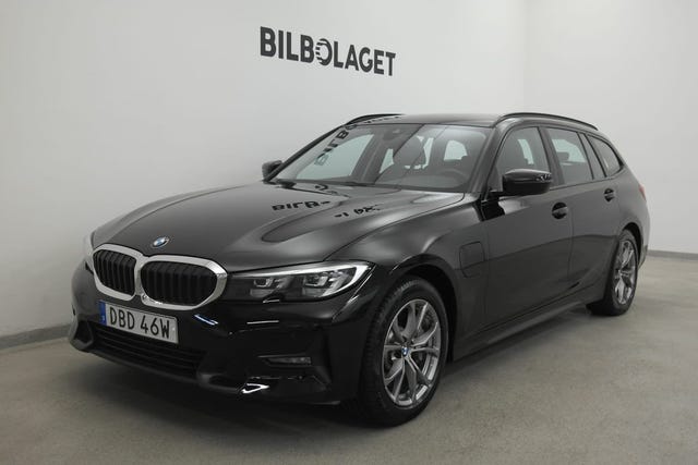 BMW 330e 2021