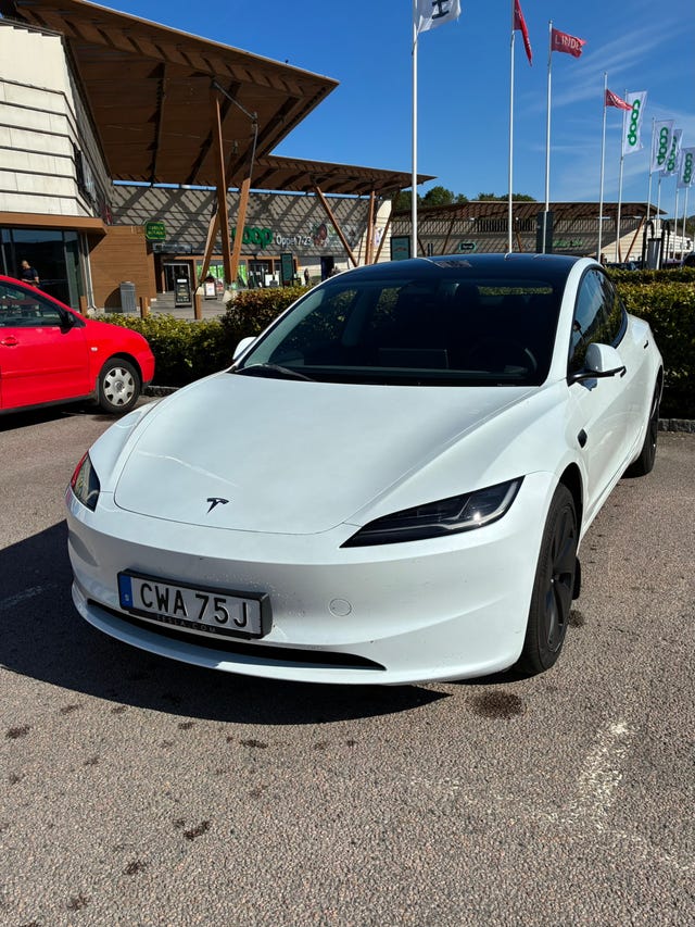 Tesla Model 3 2025