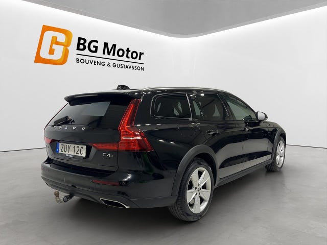 Volvo V60 Cross Country 2019 – bild 4