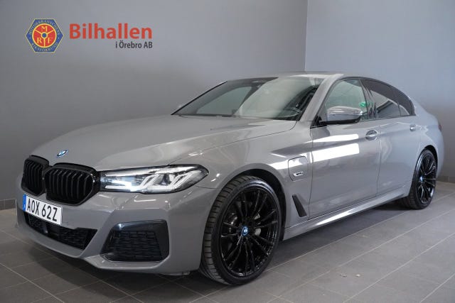 BMW 545e 2022