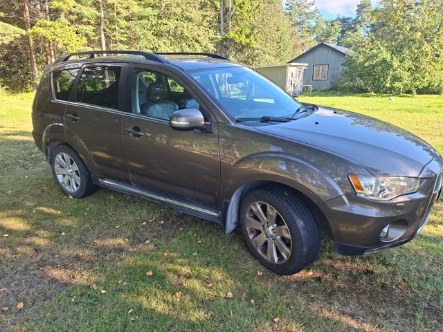 Mitsubishi Outlander 2011