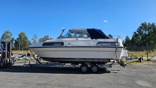 Marieholm 24 HT - Volvo Penta 130hk. Ankarspel mm.