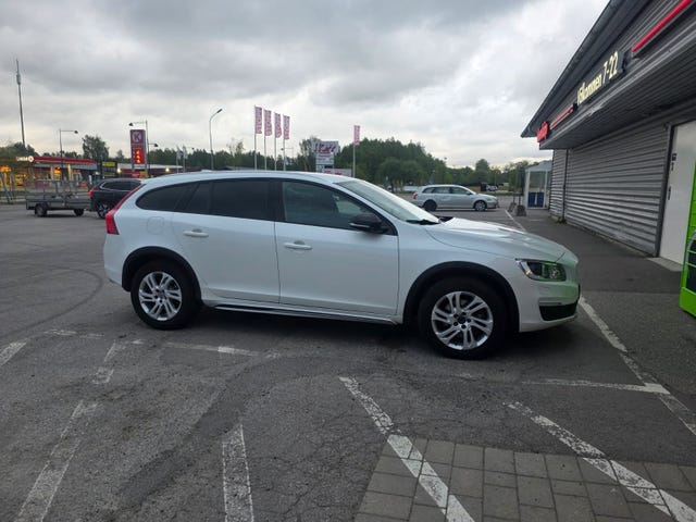 Volvo V60 Cross Country 2017