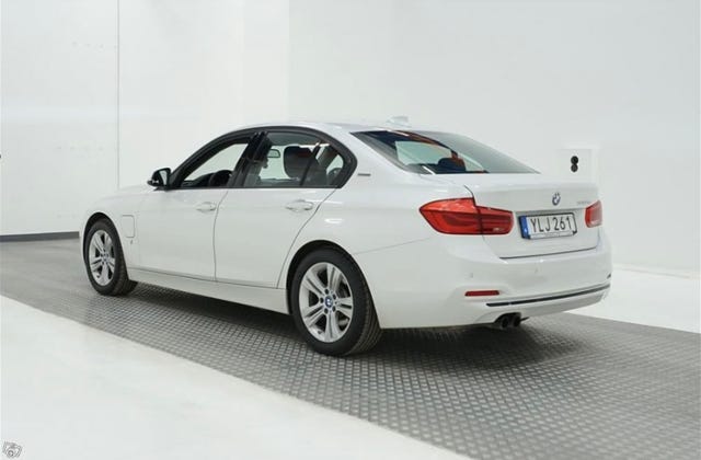 BMW 330e 2017
