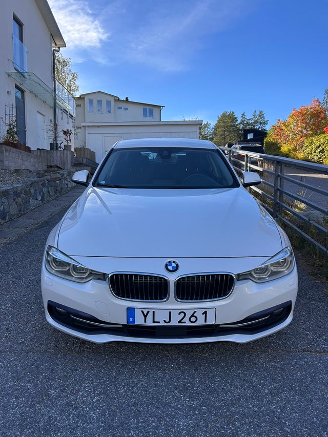 BMW 330e 2017