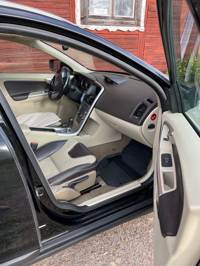Volvo XC60 2010 – bild 3