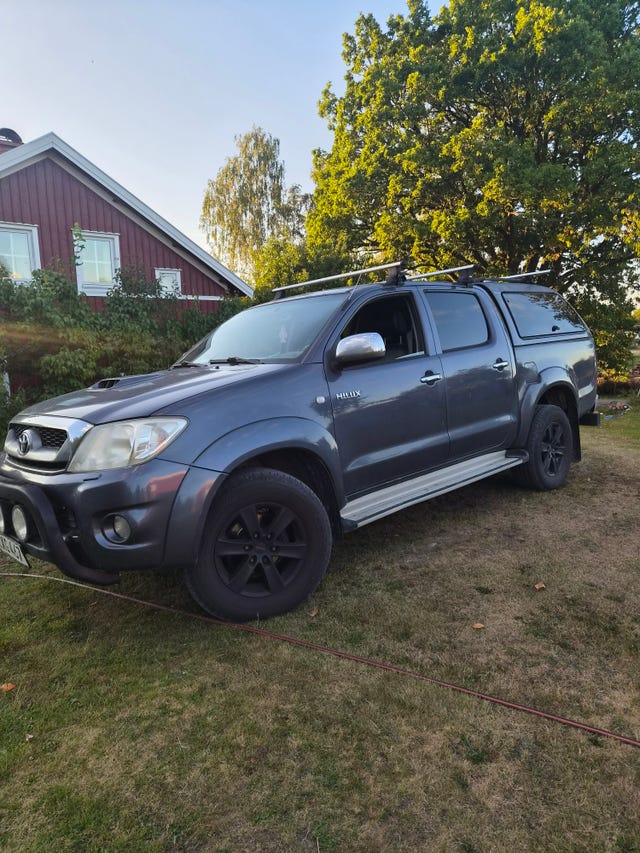 Toyota HiLux 2011