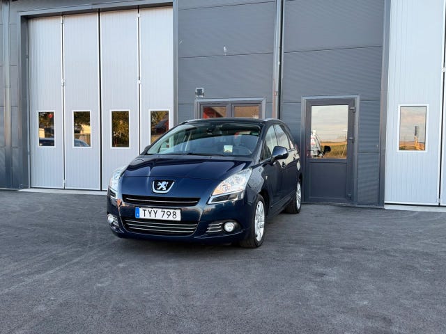 Peugeot 5008 2011