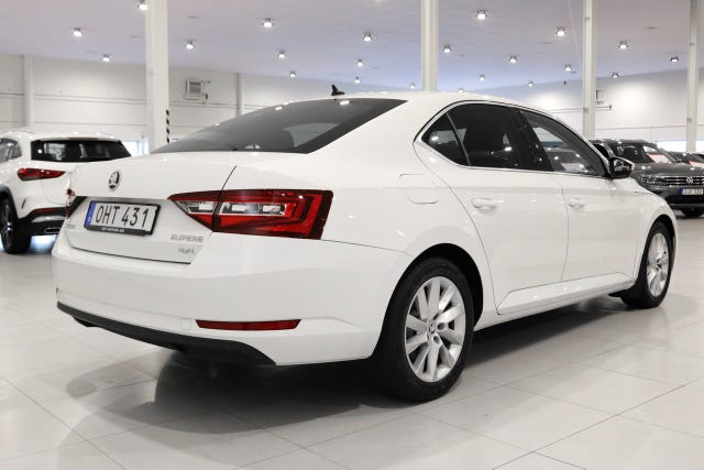 Skoda Superb 2017 – bild 4