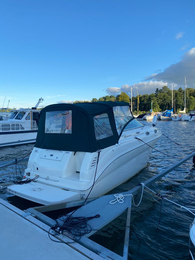 Sea ray 240