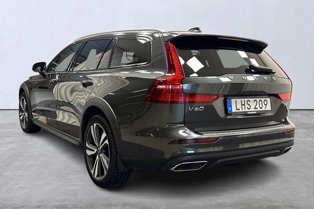 Volvo V60 Cross Country 2021 – bild 4