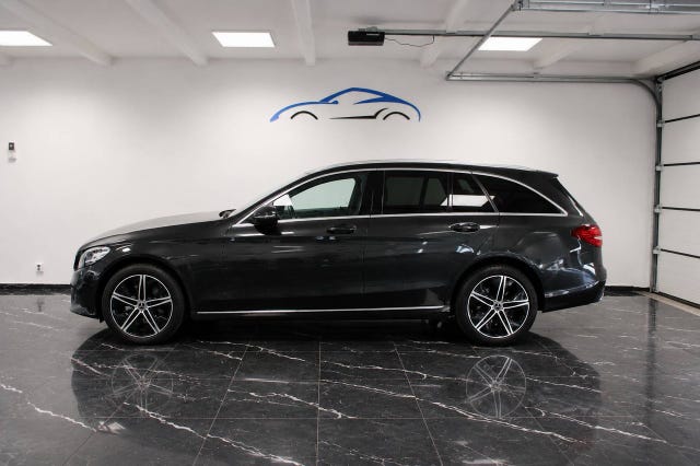Mercedes-Benz C300 2020