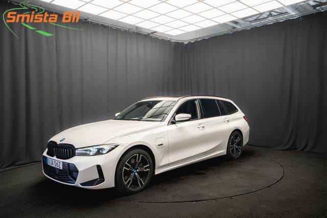 BMW 330e 2023
