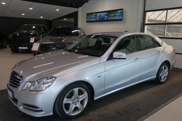 Mercedes-Benz E200 2011