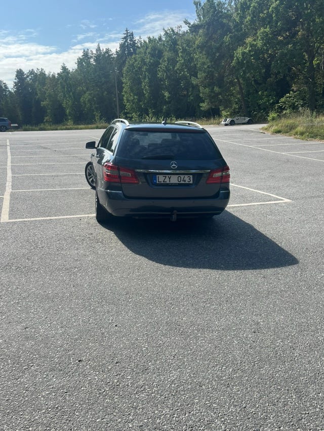 Mercedes-Benz E220 2011