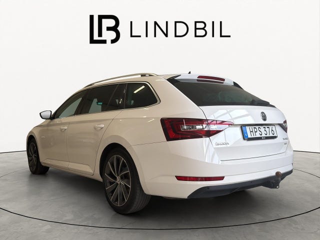 Skoda Superb 2018 – bild 4
