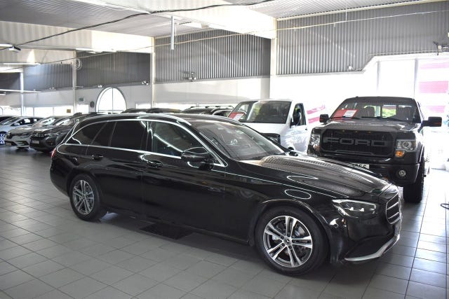 Mercedes-Benz E220 2021