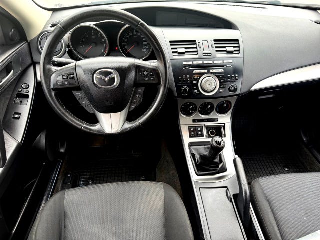 Mazda 3 — bild 10 av 12