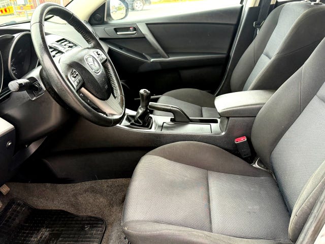 Mazda 3 — bild 11 av 12