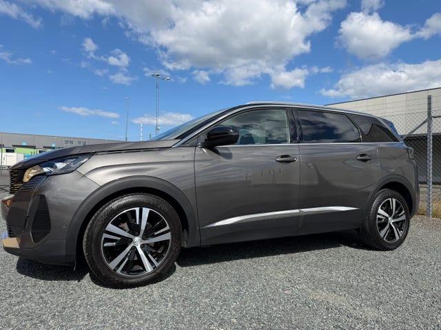 Peugeot 5008 2021